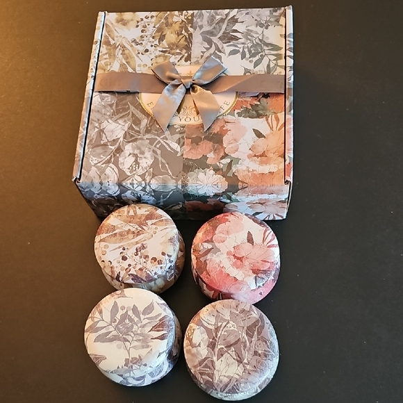 Floral Gift Box with Ribbon - Picture 3 of 5